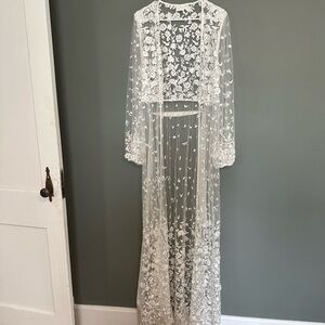 Le Rose Adele Lace Maxi Robe